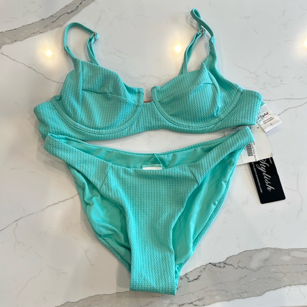 New‎ bikini